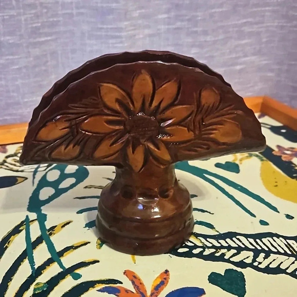 NAPKIN HOLDER - Picture 1 of 4